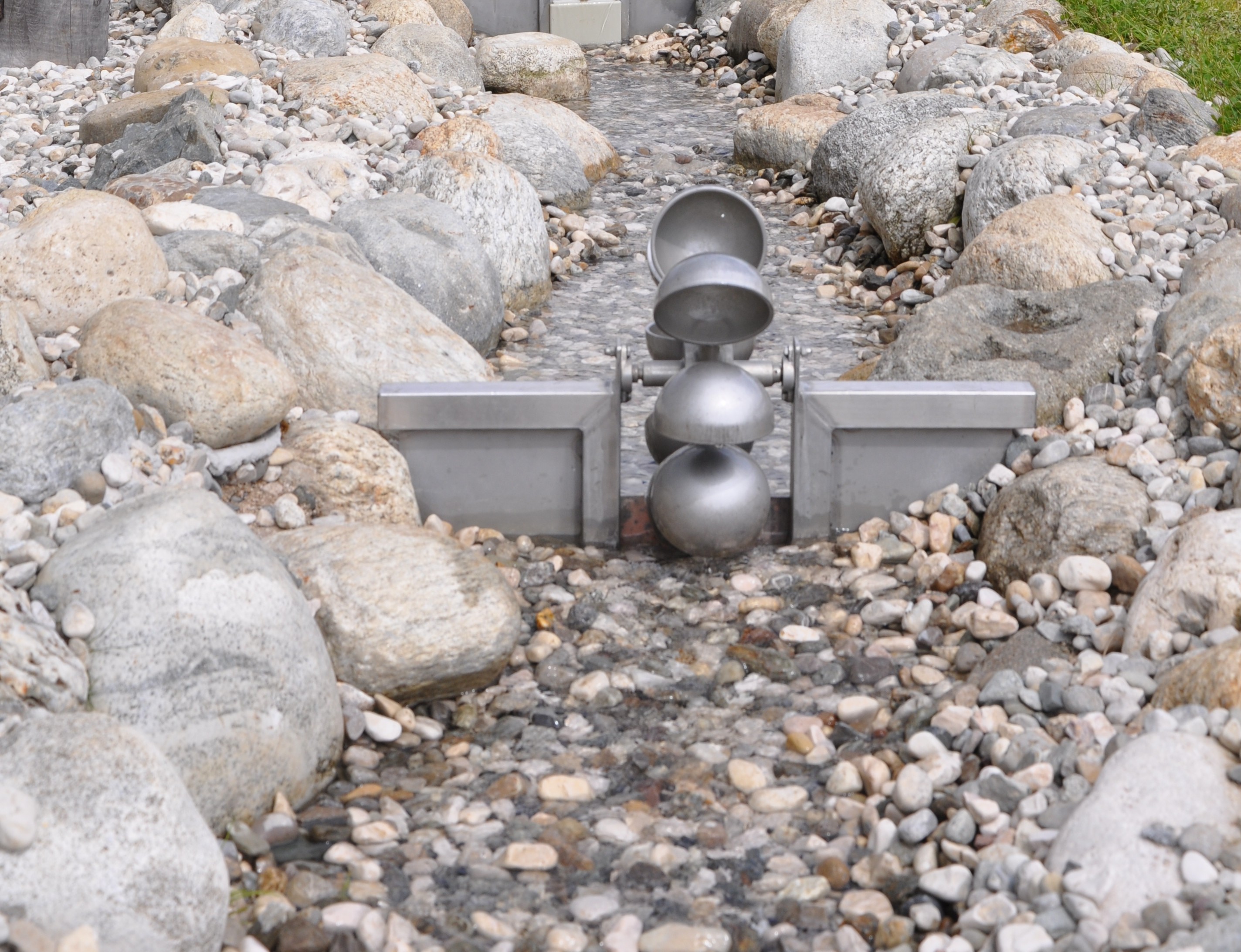 Wehr mit Wasserrad